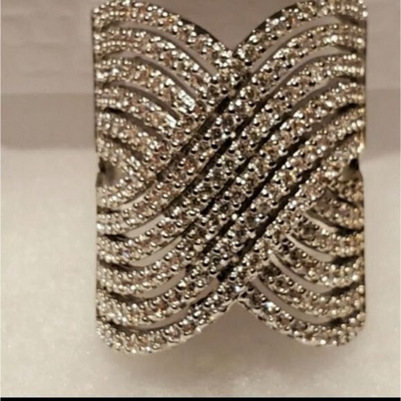 NEW Silver Princess Cut Criss-cross diamond ring. 💍 - Picture 9 of 9